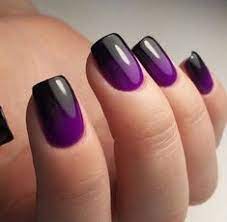 uñas degradas en violeta y negro