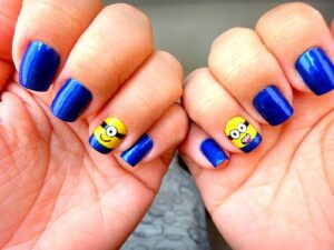 uñas cortas azules minions