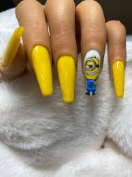 uñas minions amarillas