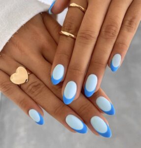 uñas celestes con manicura francesa ne azul