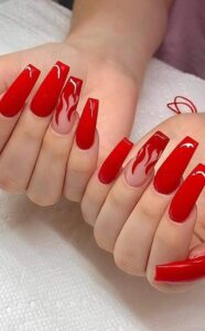 uñas largas rojas fuego